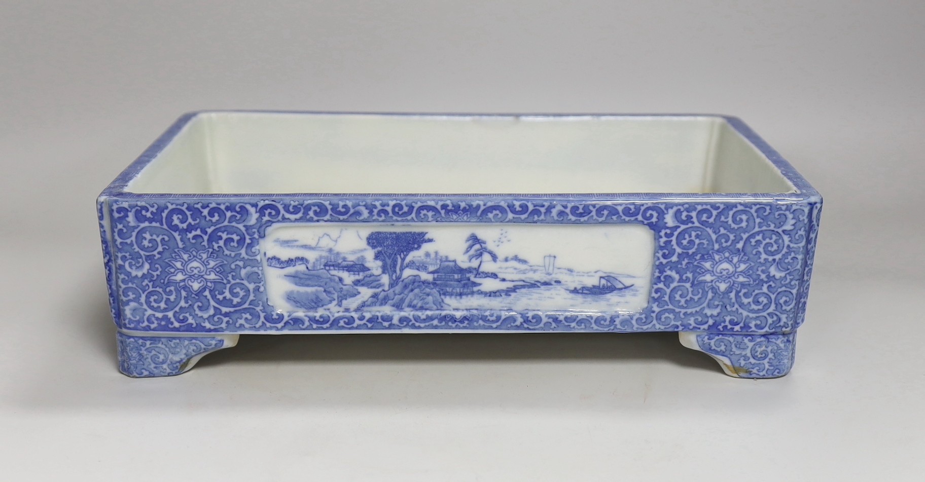 A Japanese blue and white jardiniere, 30cm